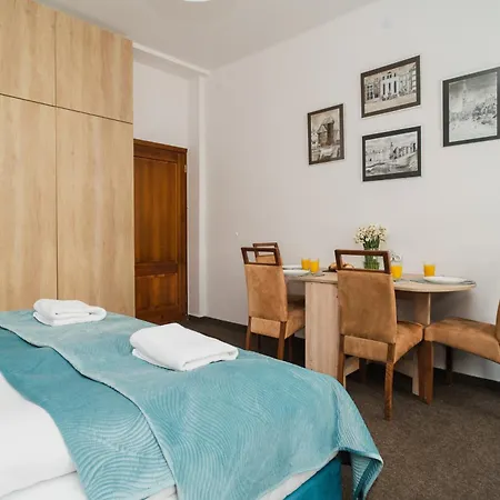 Апартаменты Totu Tkacka Old Town