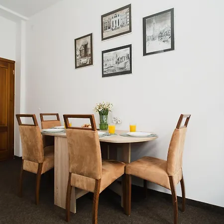 Totu Tkacka Old Town *